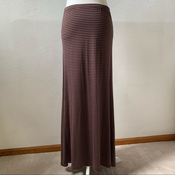 Eight Sixty Dresses & Skirts - Eight Sixty striped maxi skirt